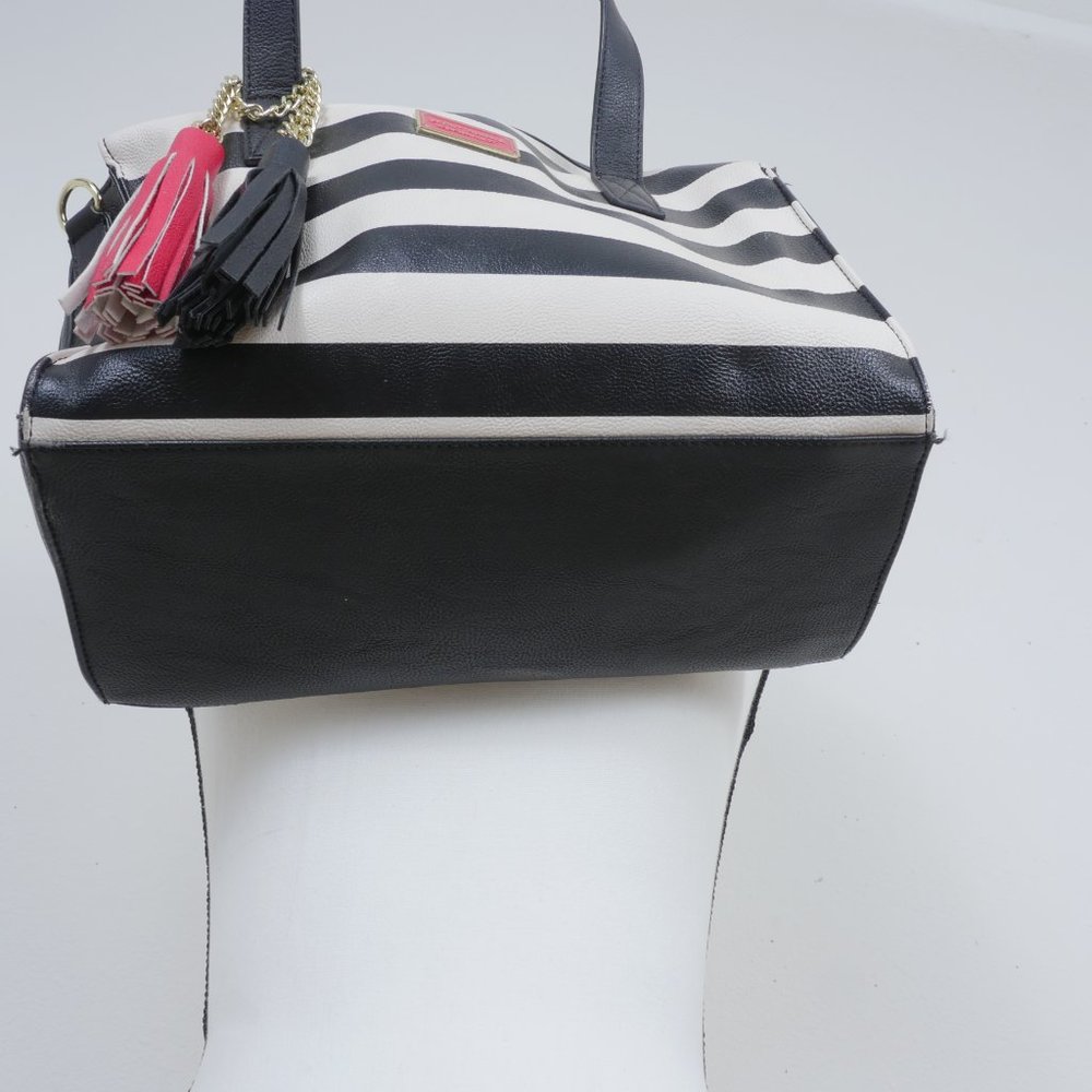 Betsey Johnson NY Black White Stripe Chain Tassle Detail Shoulder Bag - Picture 5 of 12